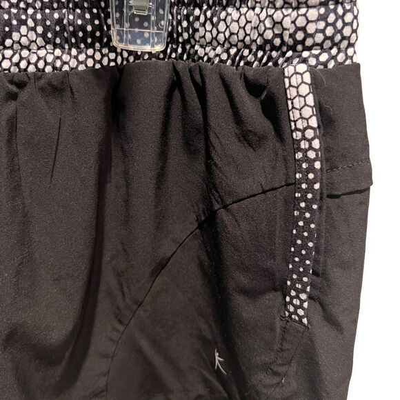 Danskin Now Dricare black and white athletic shorts size large 12/14 - Picture 2 of 10